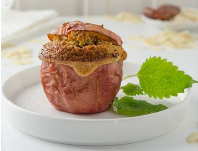 Baked Apple Filled With Dates And Chestnuts From The Air Fryer 1